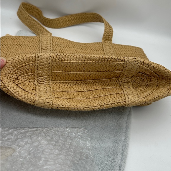 Draper James Natural Straw Shoulder Bag Purse with Dark Blue Lining NWOT - Picture 5 of 5